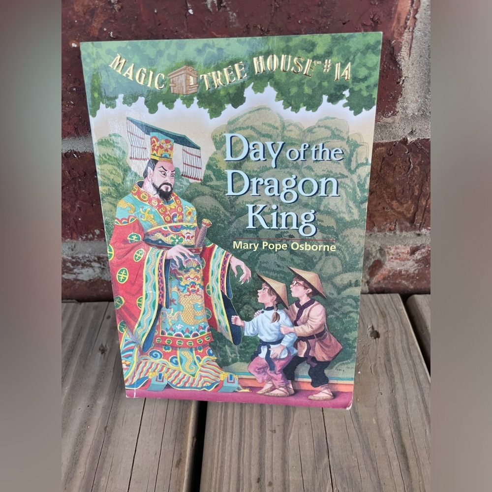 Magic Tree House Day Of The Dragon King #14 Kid’s Chapter Paperback Book